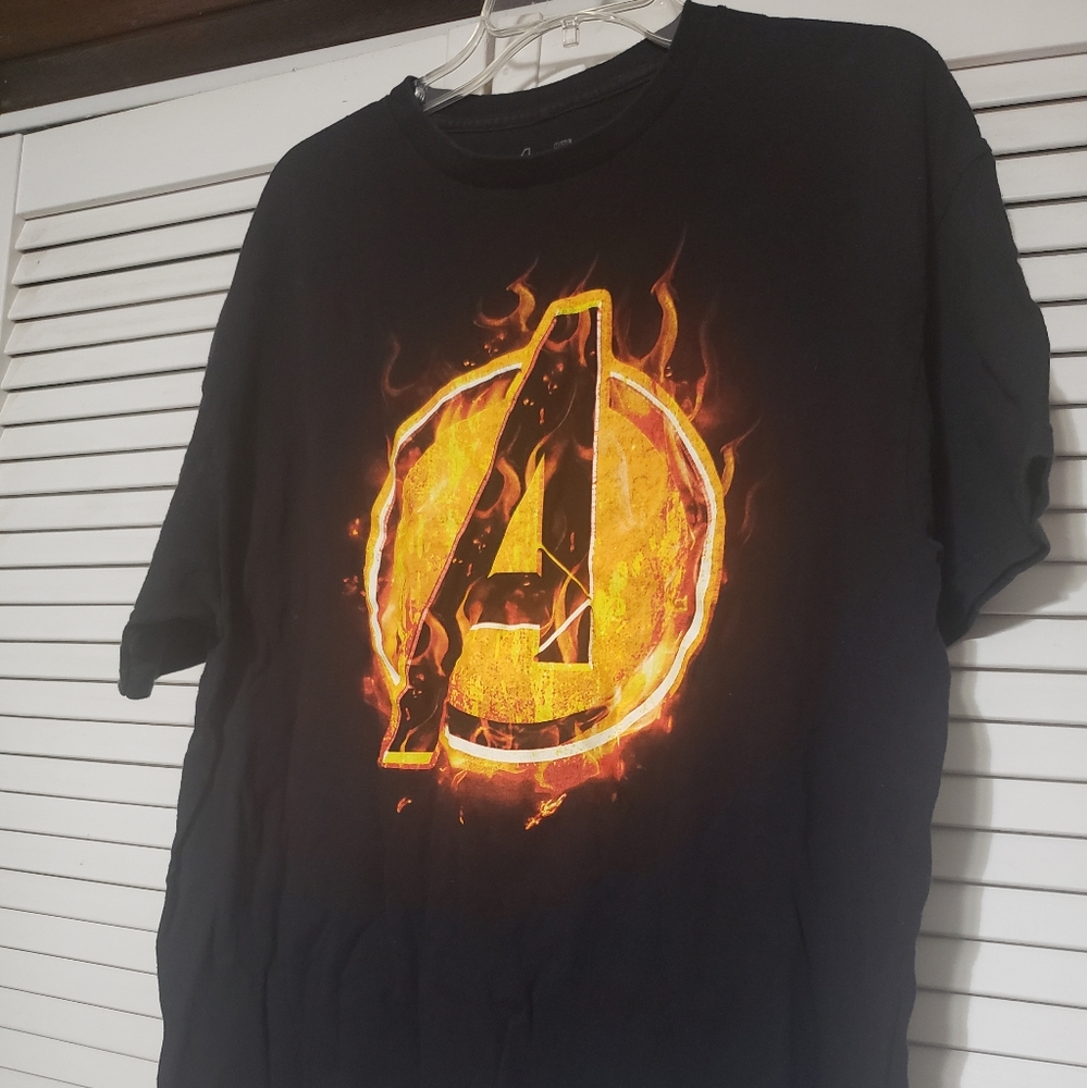 Avengers Marvel Comics Tee XL